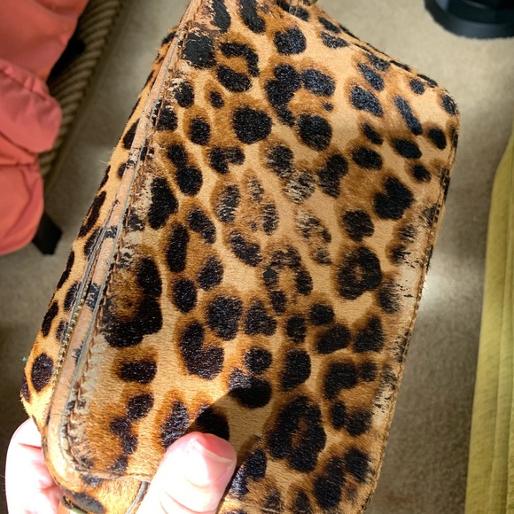 Madewell crossbody, leopard print w/adjustable leather straps and gold details - Picture 4 of 4